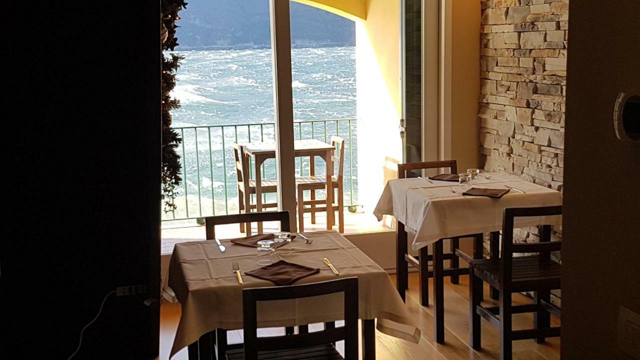 Foresteria Lombarda La Spiaggia Lierna Exterior foto